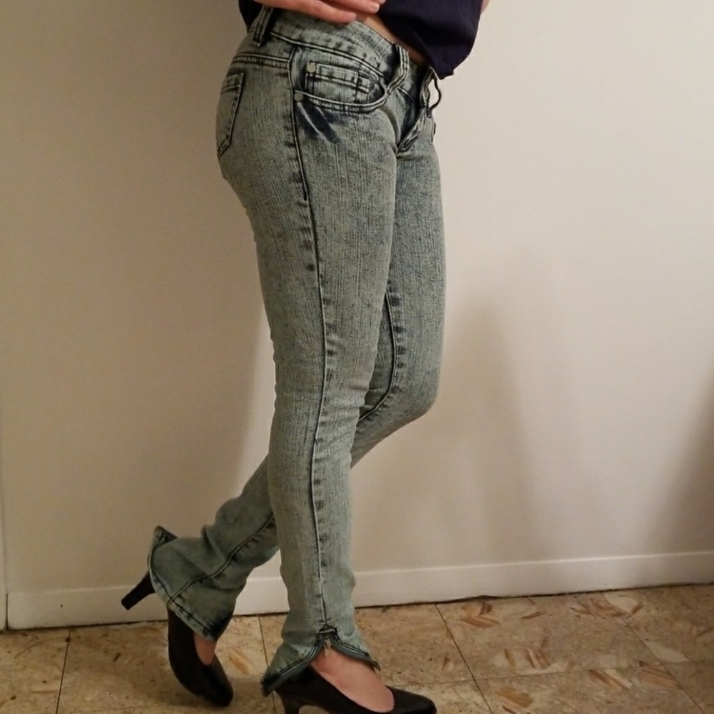 Acid Wash Jeans.